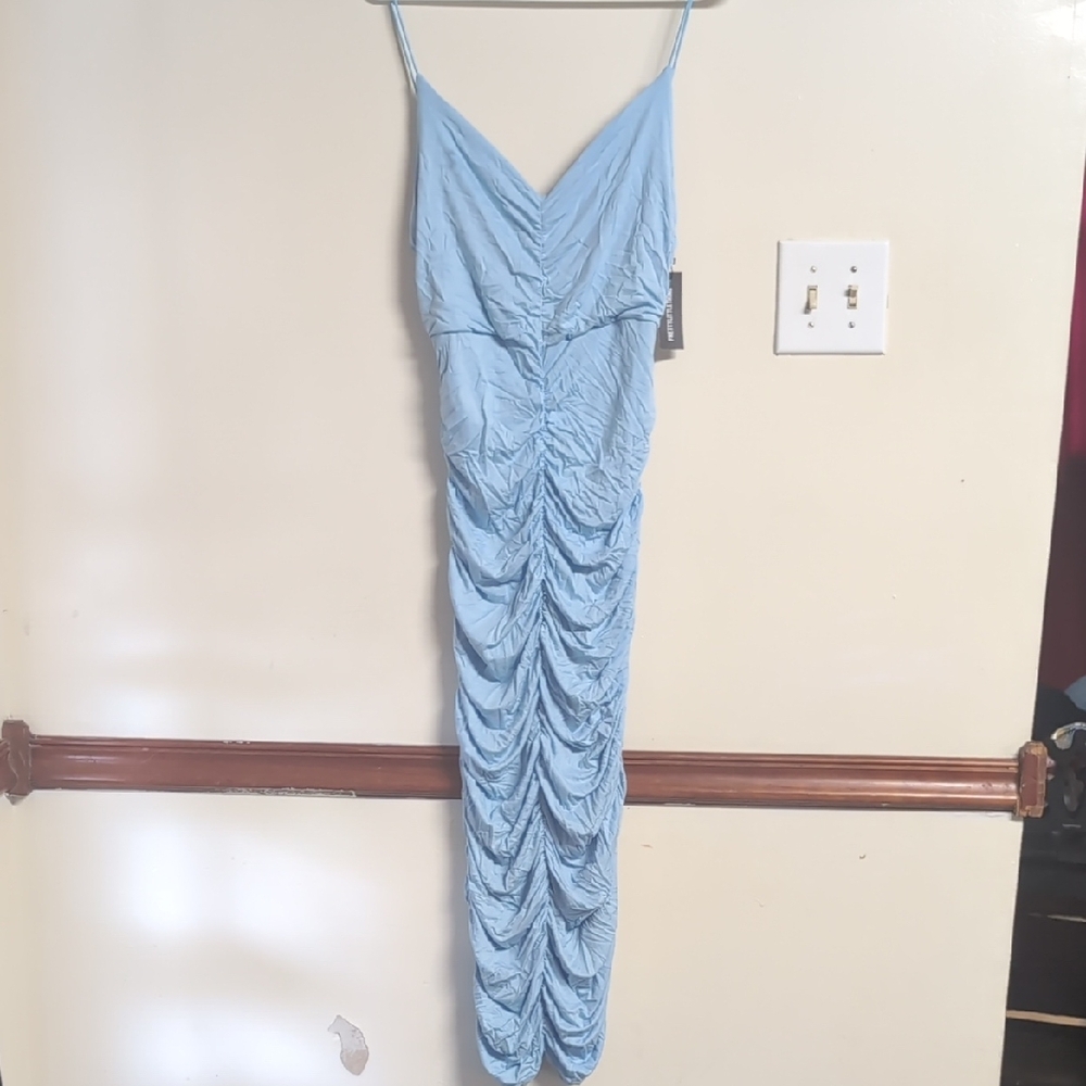 PrettyLittleThing Blue Maxi Dress with V-Neckline‎
